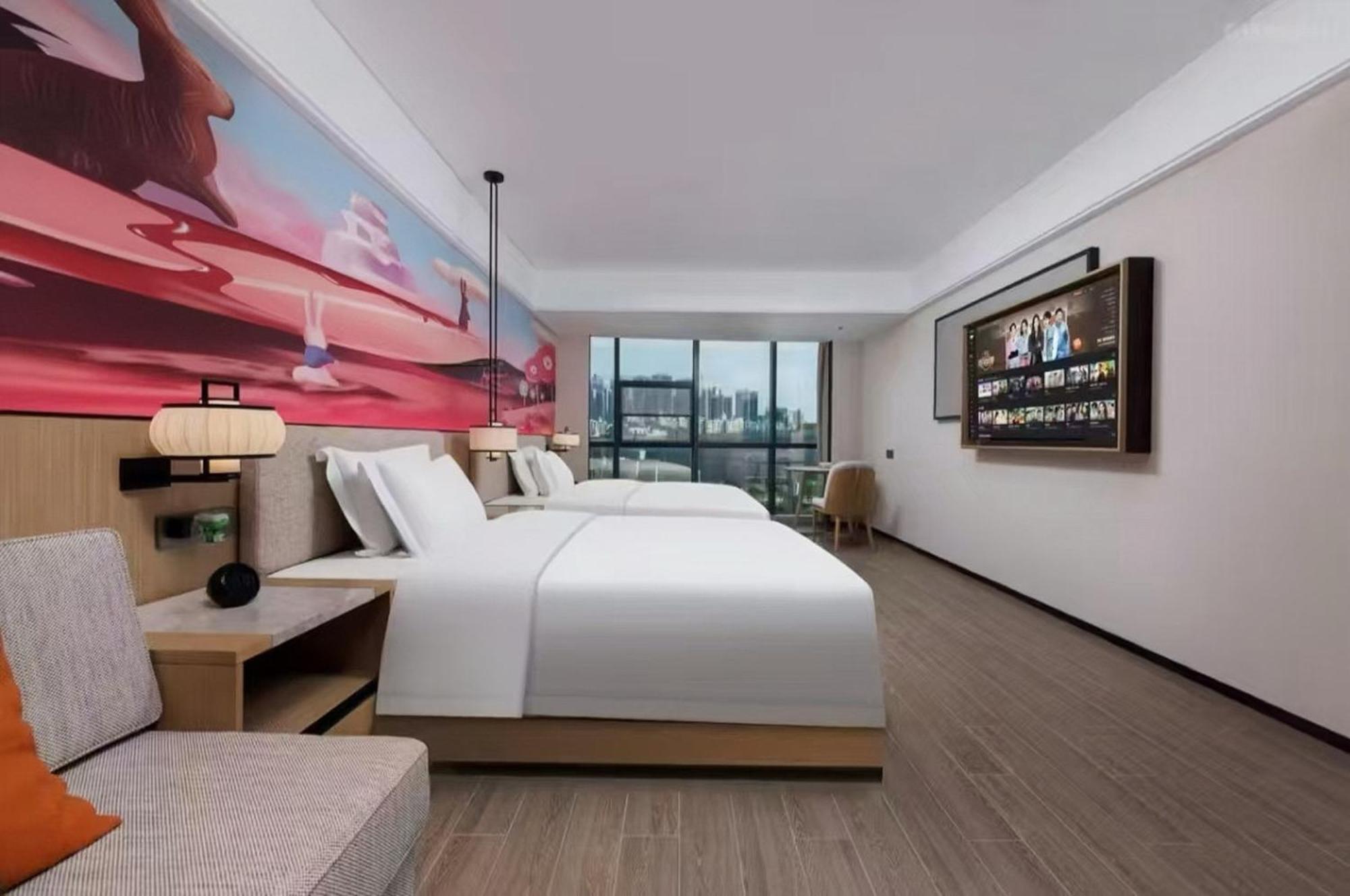 Mehood Lestie International Hotel Nancun Wanbo Metro Station Branch - Free Shuttle Bus To Canton Fair Complex During Canton Fair Period & Free Breakfast & Free Afternoon Tea & Free Midnight Snack & Free Vpn Internet Access Exterior photo